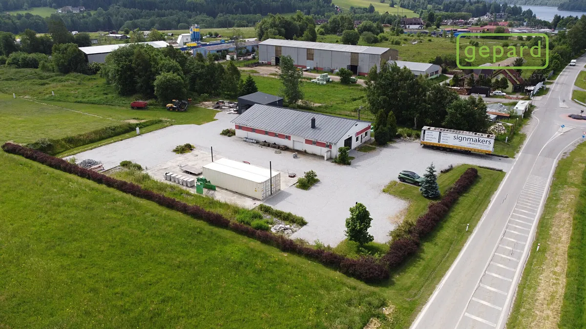 Prodej komerčního pozemku 1703 m²