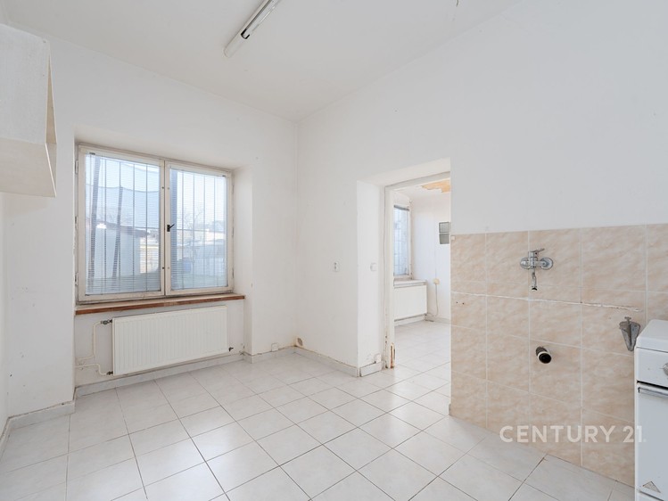 Prodej komerčního prostoru, 76 m² (9 z 31)