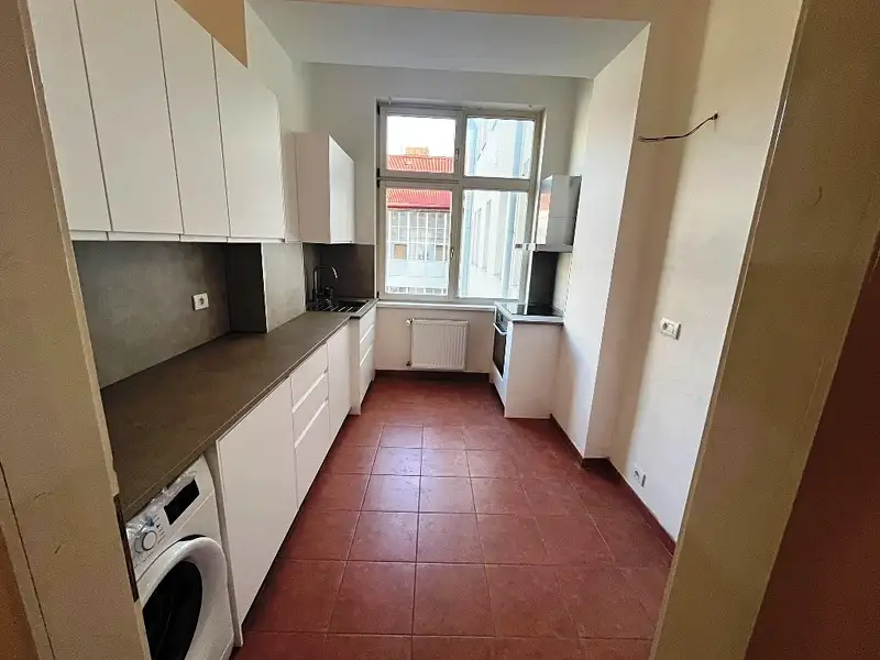 Pronájem bytu 3+1 87 m², Praha – náhled fotky 1