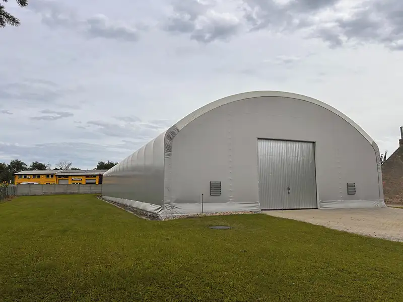 Pronájem skladového prostoru 600 m², Dobrovice – náhled fotky 3