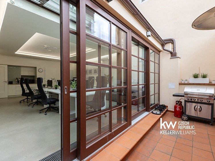 Prodej komerčního prostoru, 204 m² (30 z 38)
