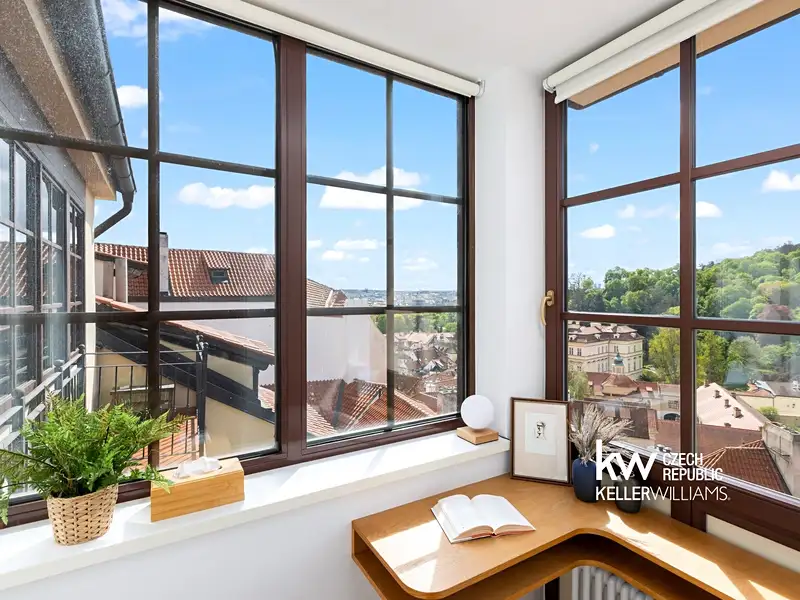 Prodej bytu 6 pokojů a více 231 m², Praha – náhled fotky 1