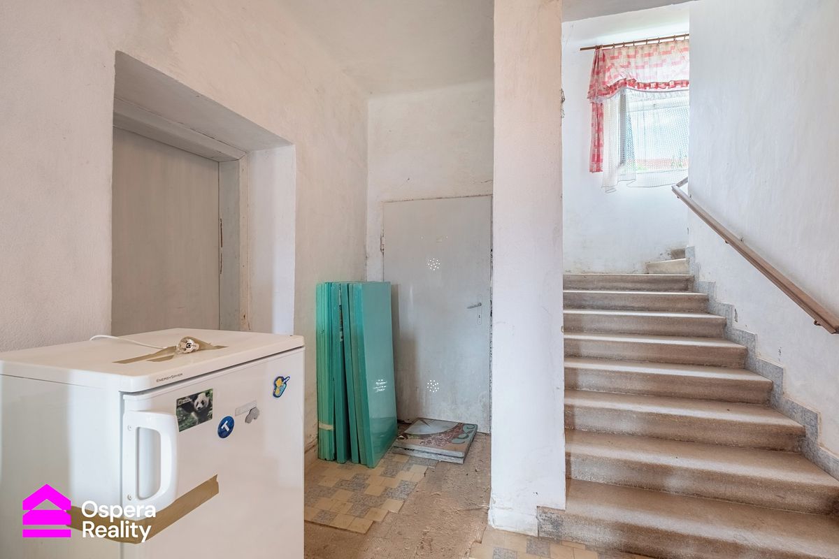 Prodej rodinného domu 260 m², pozemek 575 m² – fotografie 5