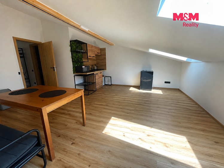 Pronájem bytu 3+kk, 80 m² (6 z 17)