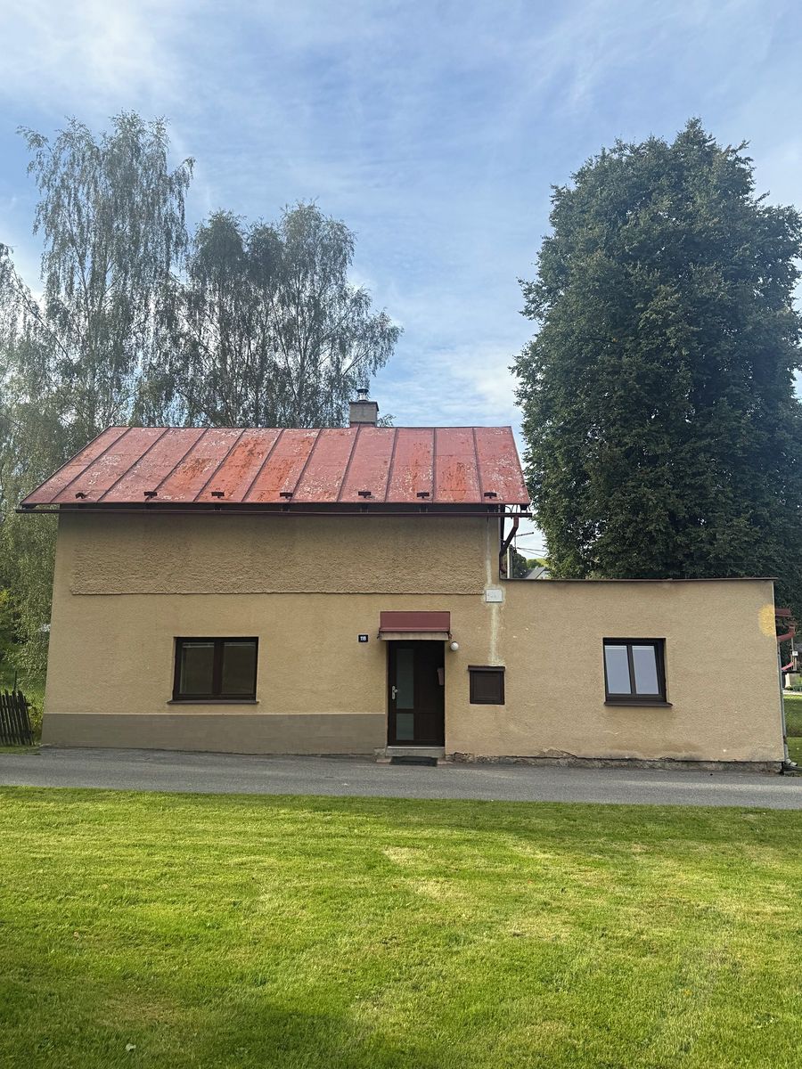 Prodej rodinného domu 100 m², pozemek 326 m² – fotografie 2