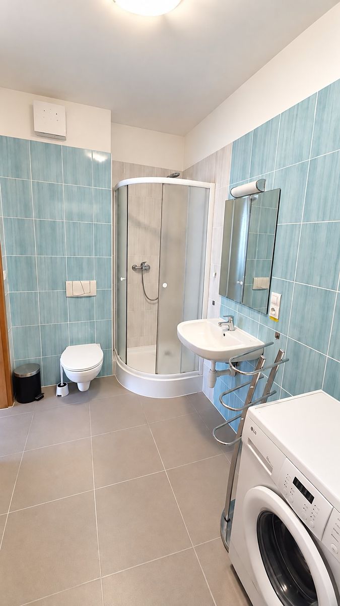 Pronájem bytu 2+kk 56 m² – fotografie 4