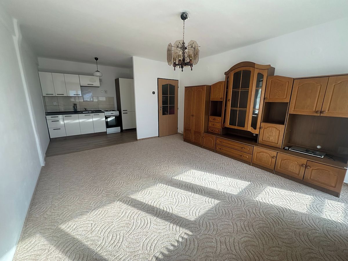 Pronájem bytu 2+kk 54 m² – fotografie 2