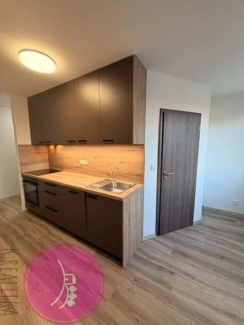 Pronájem bytu 3+1 70 m² – fotografie 2