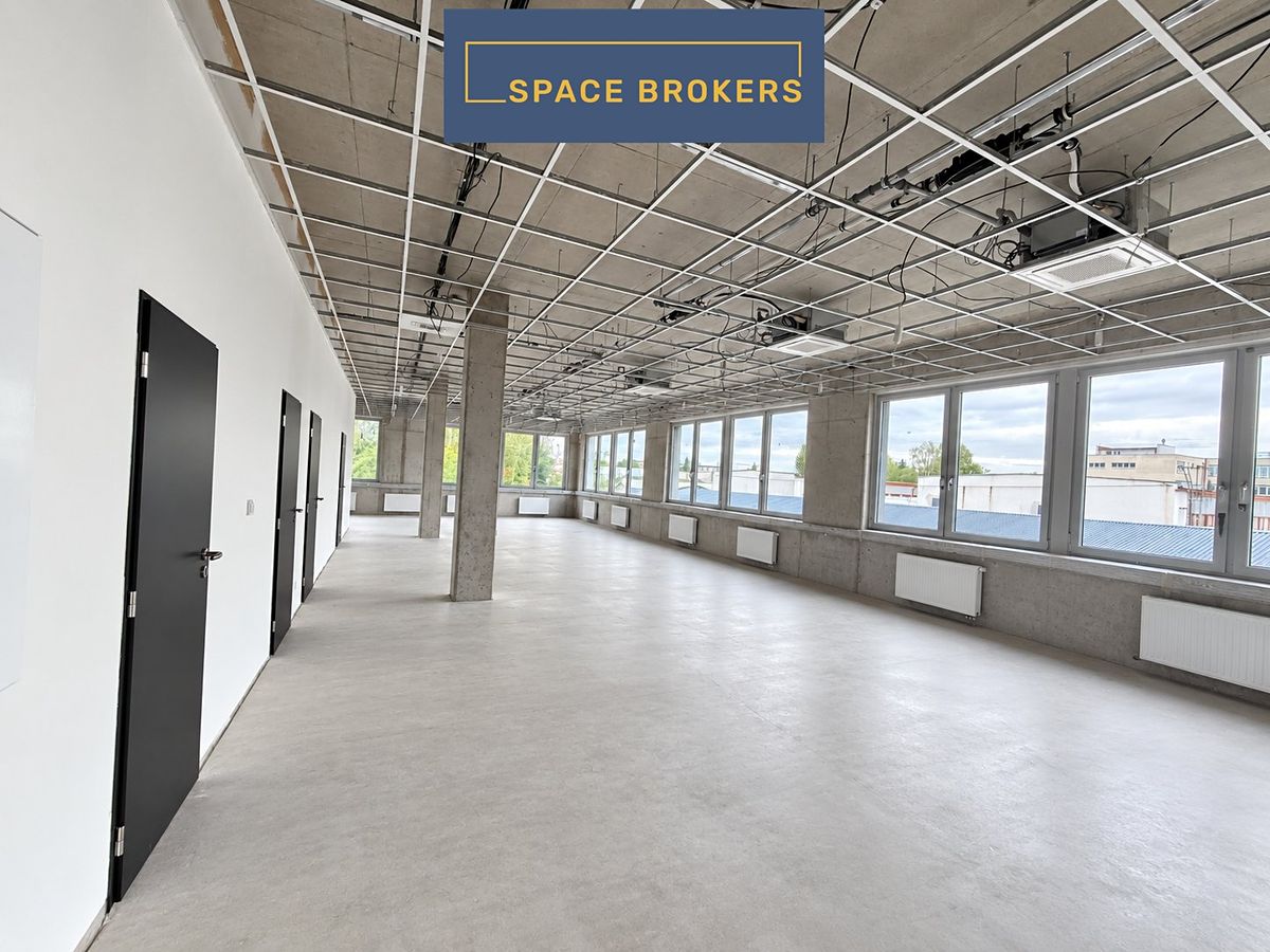 Pronájem kanceláře 250 m² – fotografie 4