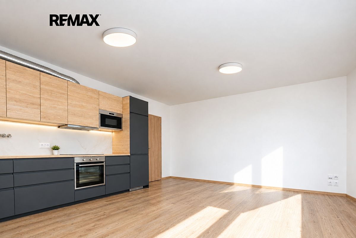 Pronájem bytu 2+kk 67 m² – fotografie 2