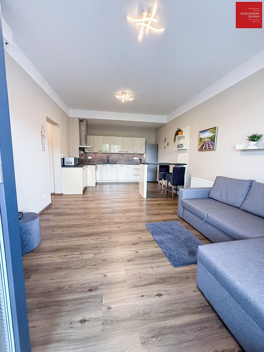 Pronájem bytu 2+kk 53 m² – fotografie 2