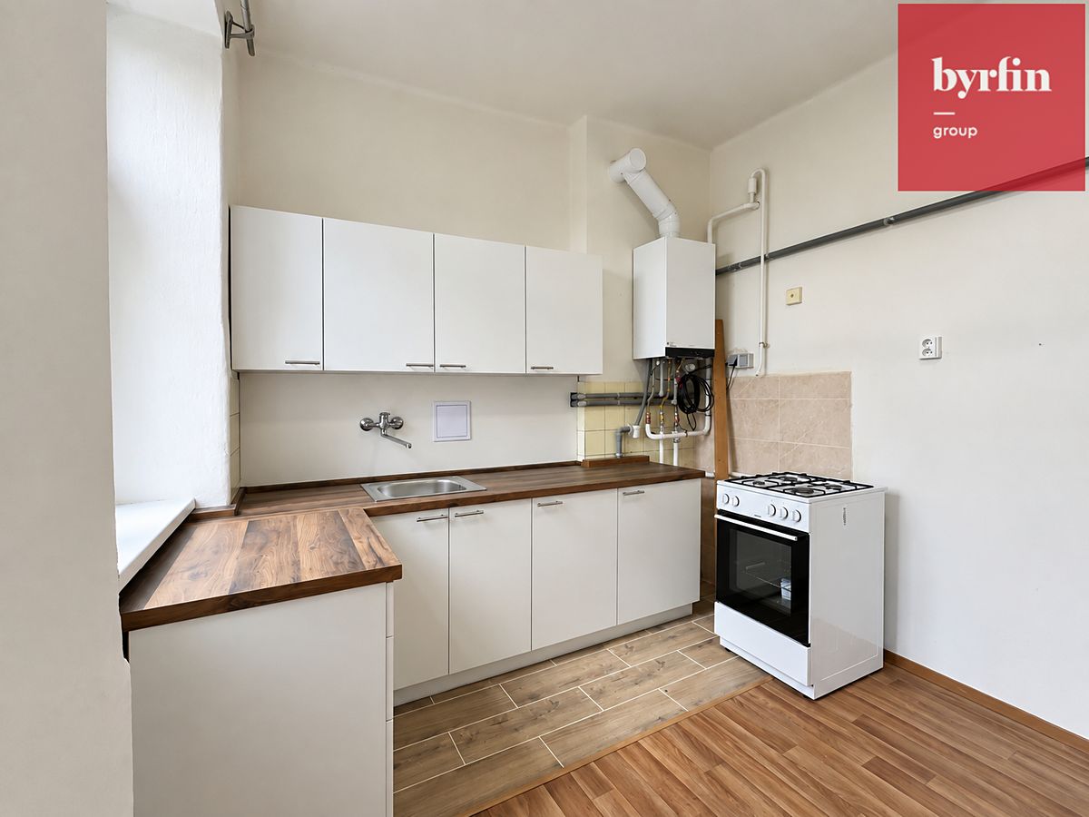 Pronájem bytu 2+1 65 m² – fotografie 3