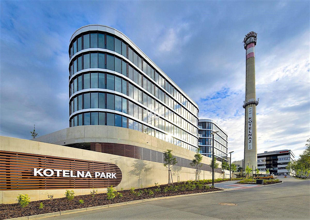 Pronájem kanceláře 362 m²