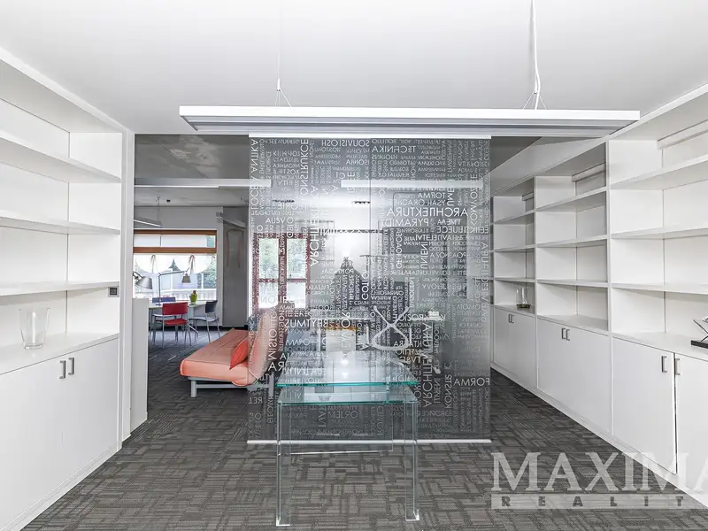 Prodej kanceláře 112 m², Praha – náhled fotky 2