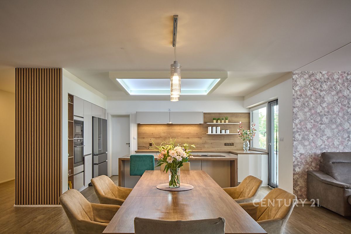 Prodej rodinného domu 234 m², pozemek 1546 m² – fotografie 4