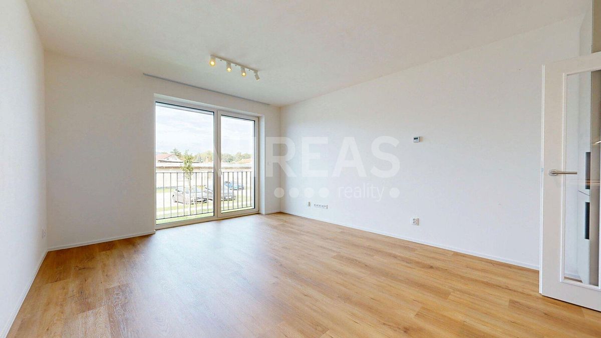 Pronájem bytu 1+kk 32 m² – fotografie 5