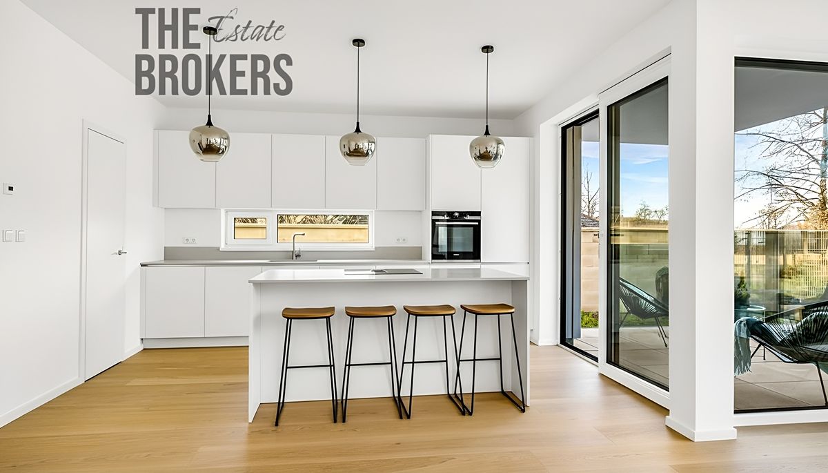 Prodej rodinného domu 214 m², pozemek 324 m² – fotografie 5