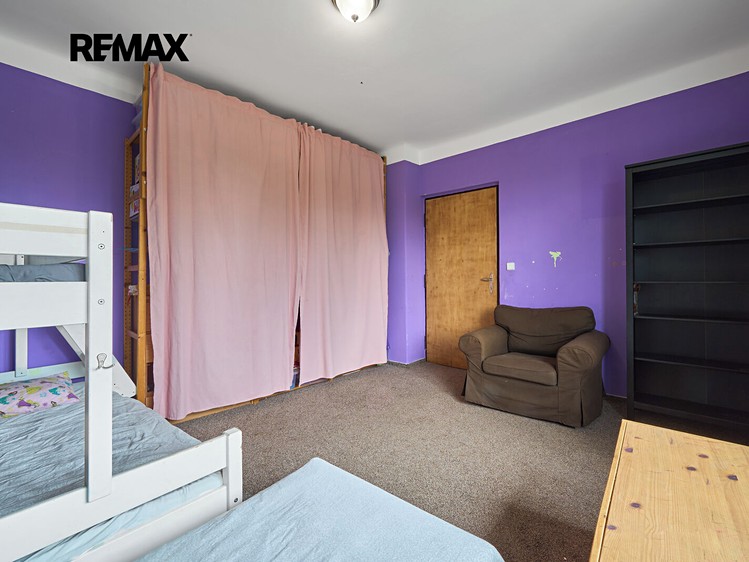 Prodej domu, 210 m² (13 z 27)