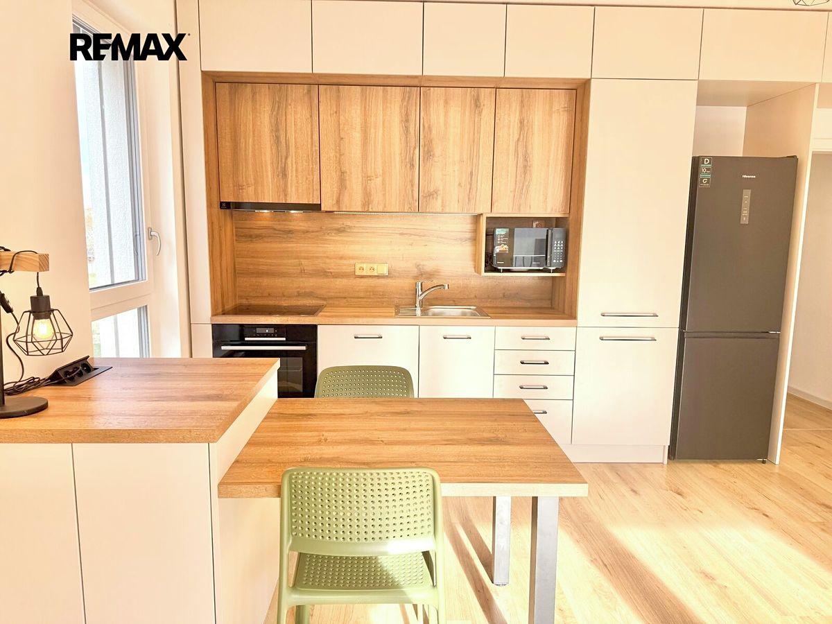 Pronájem bytu 2+kk 50 m² – fotografie 3