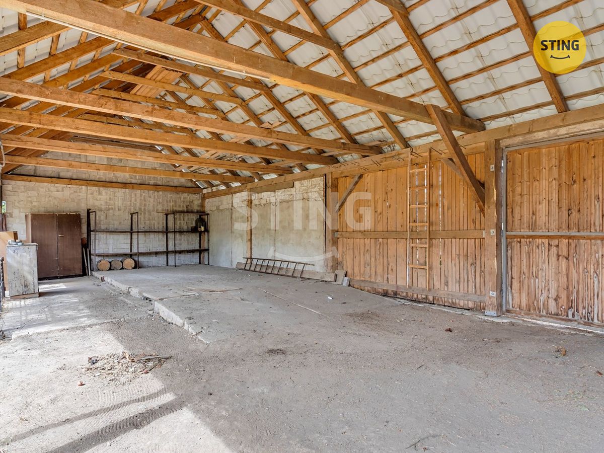 Prodej rodinného domu 360 m², pozemek 805 m² – fotografie 3
