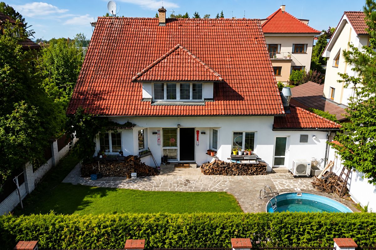 Prodej rodinného domu 300 m², pozemek 444 m² – fotografie 3