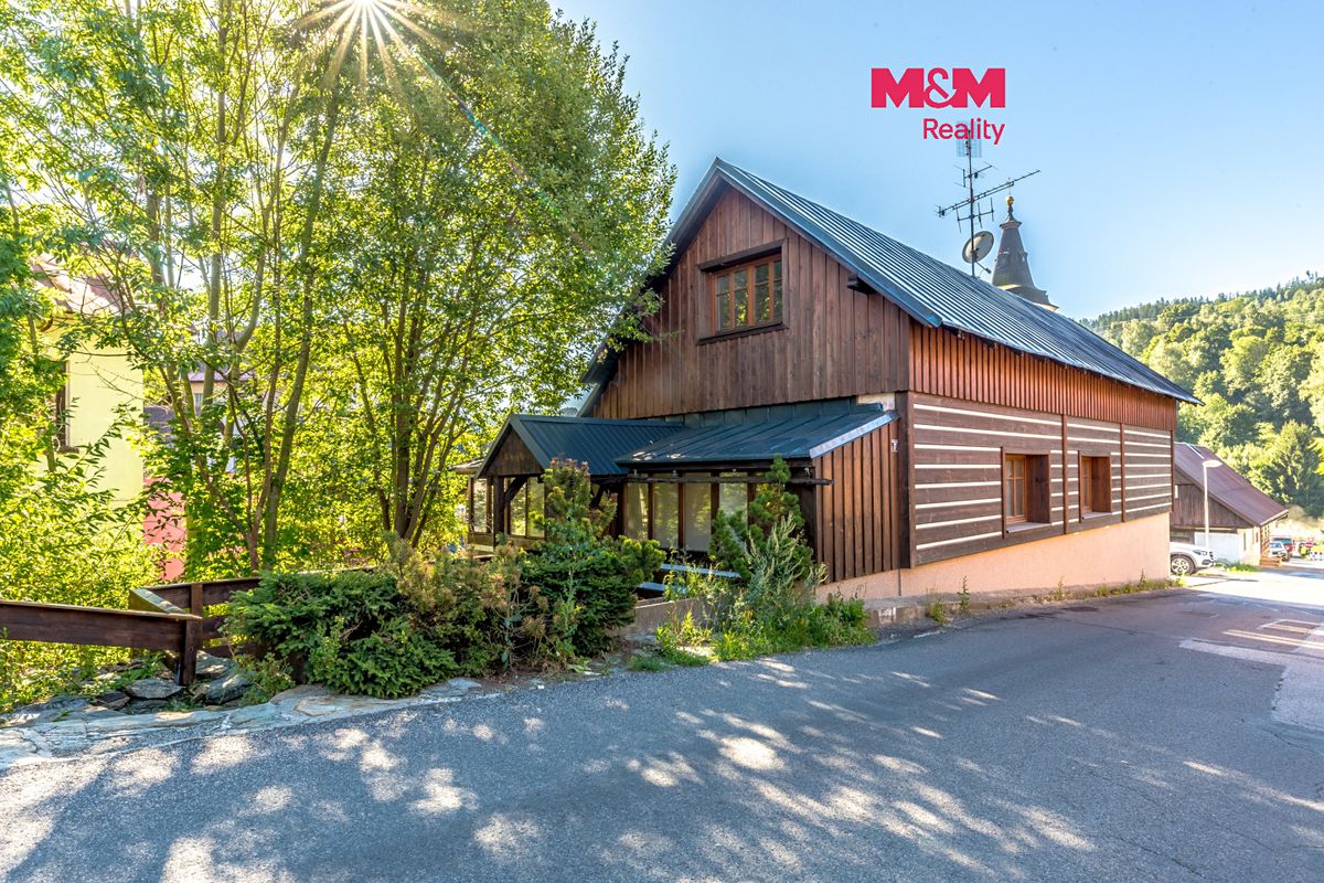 Prodej rodinného domu 450 m², pozemek 400 m²