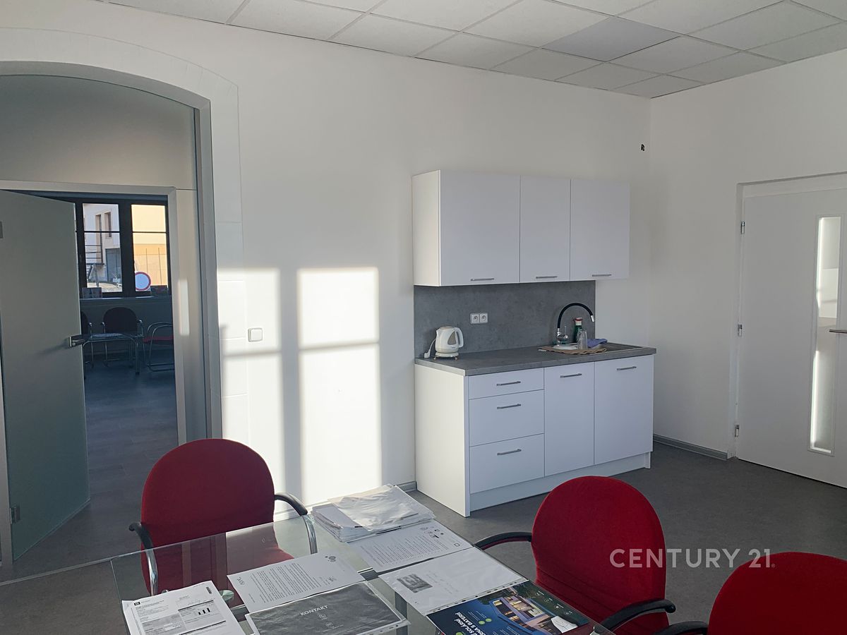 Pronájem kanceláře 114 m² – fotografie 3