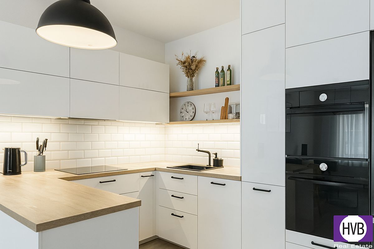 Pronájem bytu 3+kk 92 m² – fotografie 3