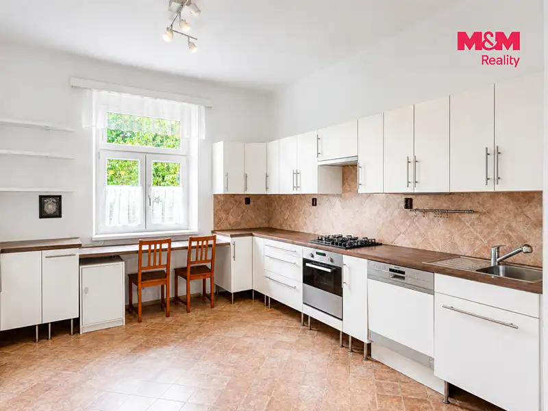Prodej rodinného domu 200 m², pozemek 456 m², Praha – náhled fotky 3