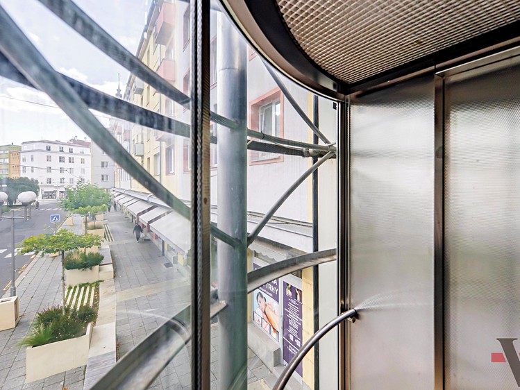 Prodej komerčního prostoru, 716 m² (8 z 26)