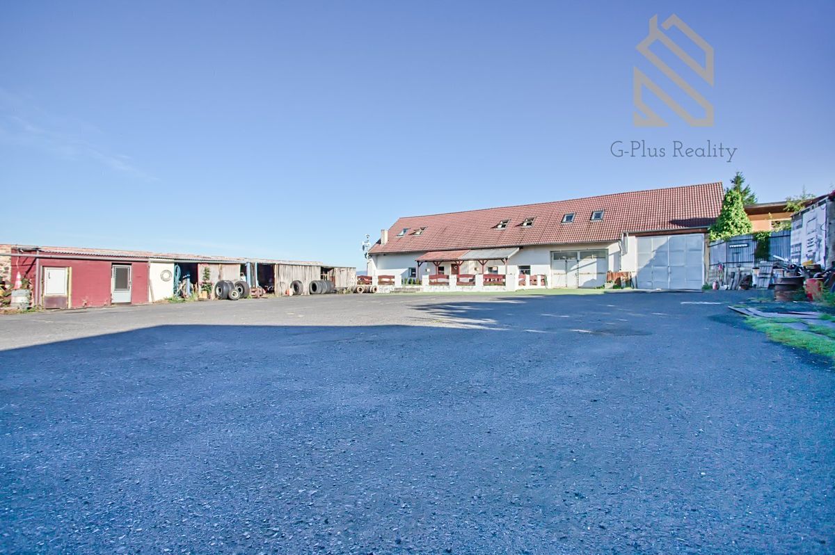 Prodej rodinného domu 244 m², pozemek 1483 m²