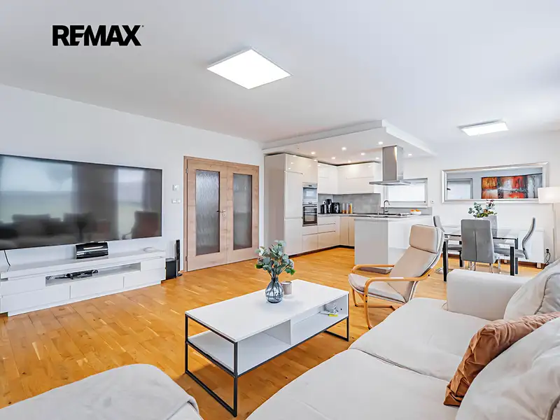 Prodej rodinného domu 180 m², pozemek 679 m², Veleň – náhled fotky 2