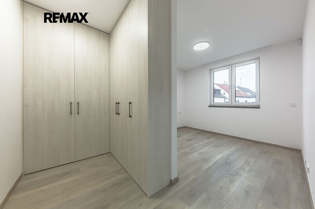 Pronájem bytu 3+kk 71 m² – fotografie 2
