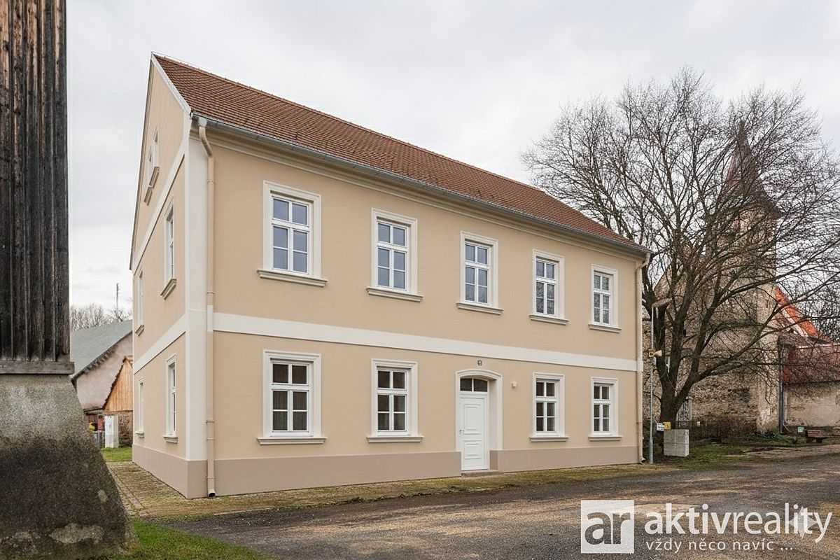 Prodej rodinného domu 420 m², pozemek 1350 m² – fotografie 5