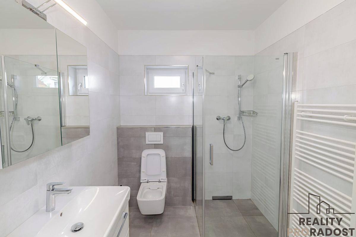 Prodej rodinného domu 191 m², pozemek 938 m² – fotografie 5