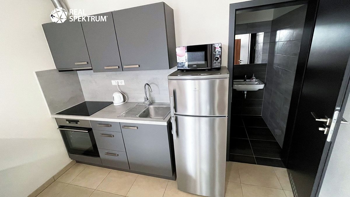 Pronájem kanceláře 24 m² – fotografie 3