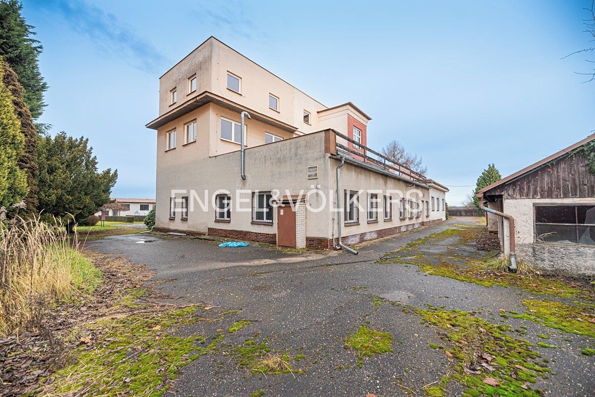 Pronájem kanceláře 870 m² – fotografie 2