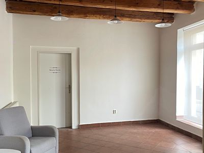 Pronájem obchodního prostoru 16 m²