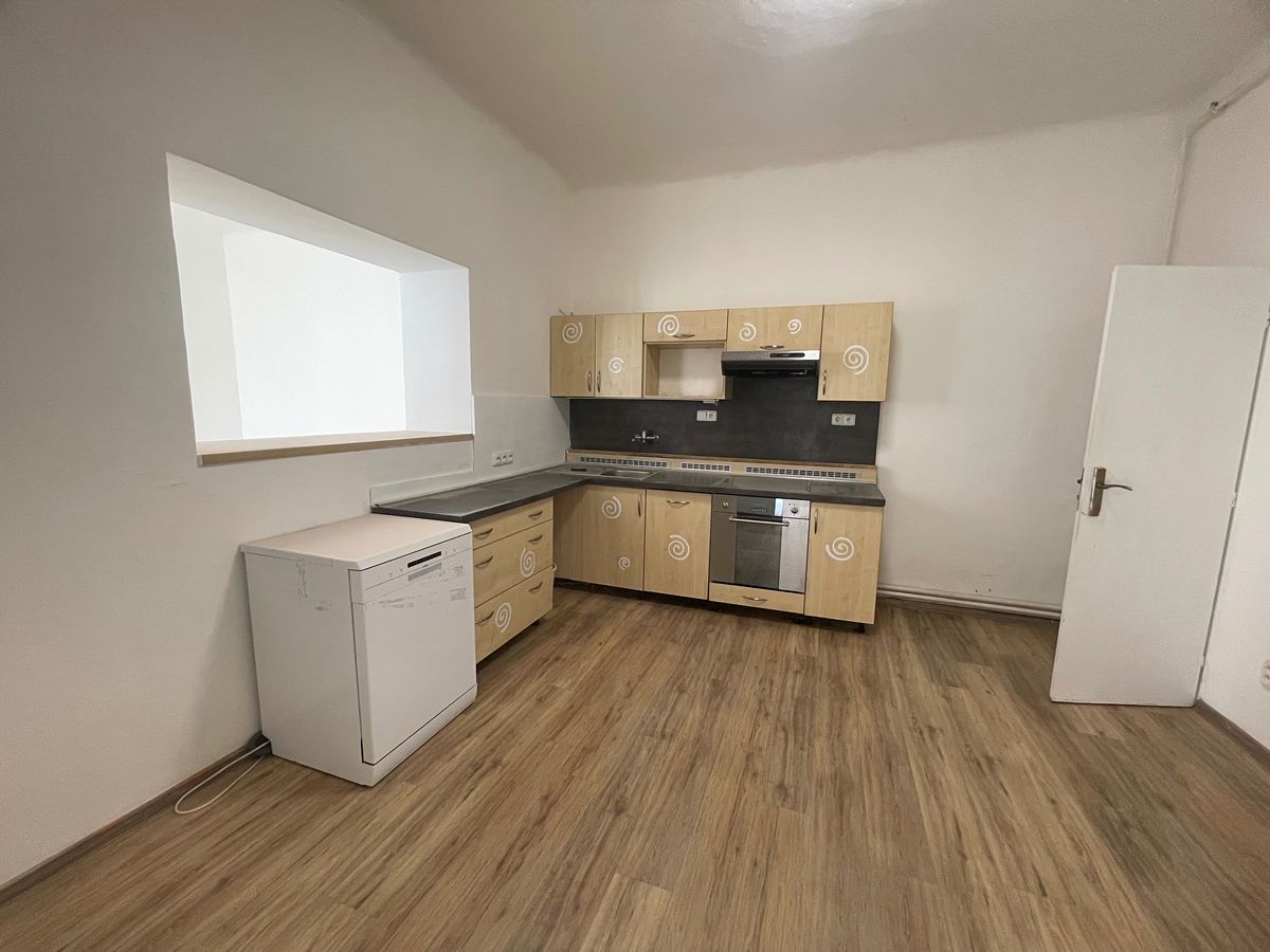 Pronájem bytu 2+1 76 m² – fotografie 2