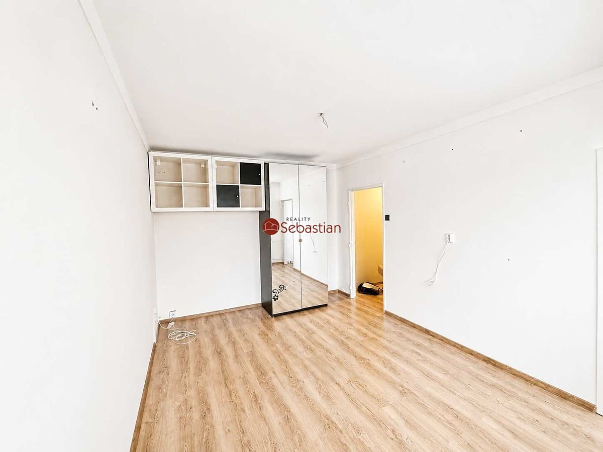 Pronájem bytu 1+1 27 m² – fotografie 3