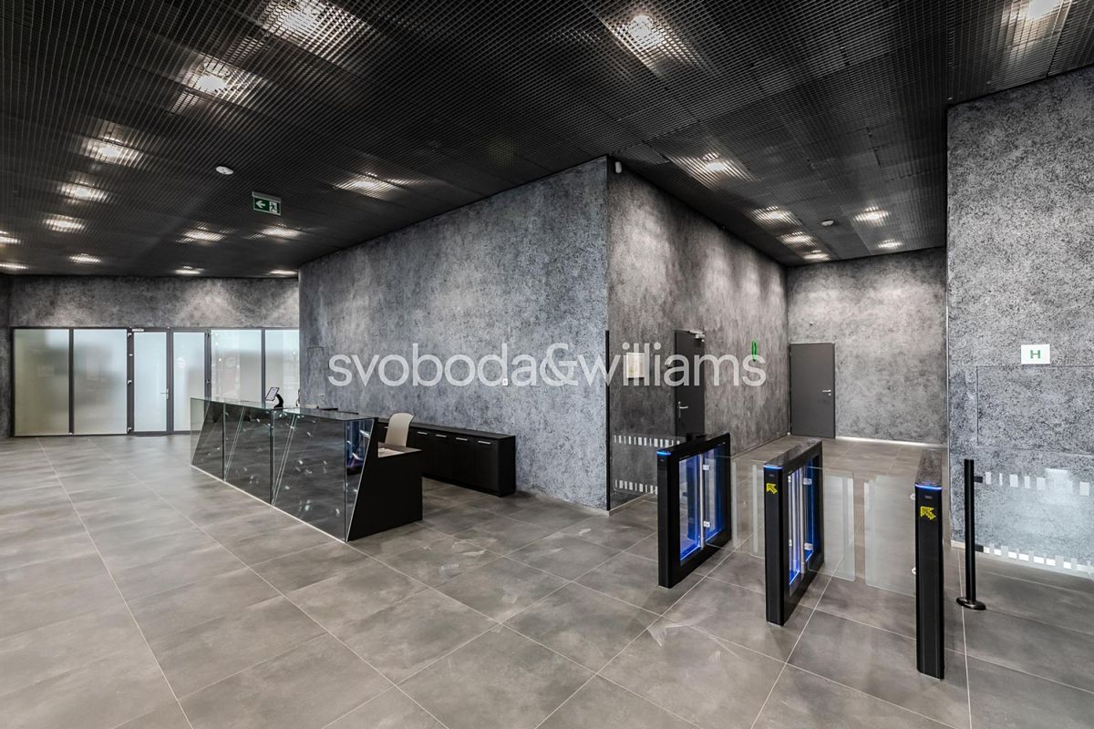 Pronájem kanceláře 447 m² – fotografie 3
