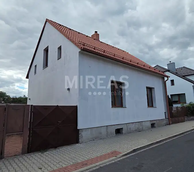 Pronájem rodinného domu 150 m², pozemek 190 m², Nymburk – náhled fotky 1