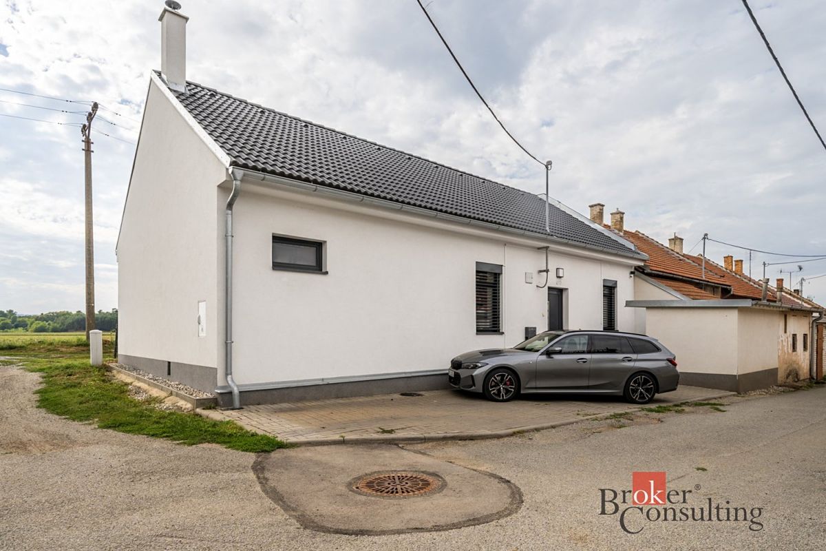 Prodej rodinného domu 178 m², pozemek 248 m² – fotografie 2