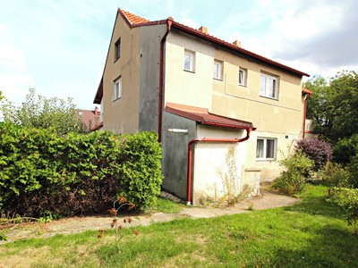 Prodej podílu 1/2  rodinného domu 125 m², pozemek 450 m²