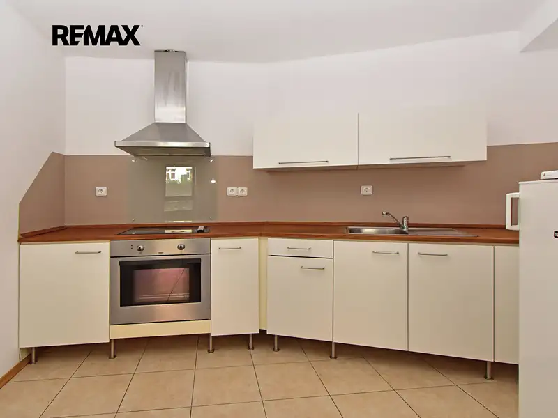 Pronájem bytu 1+kk 40 m², Praha – náhled fotky 3