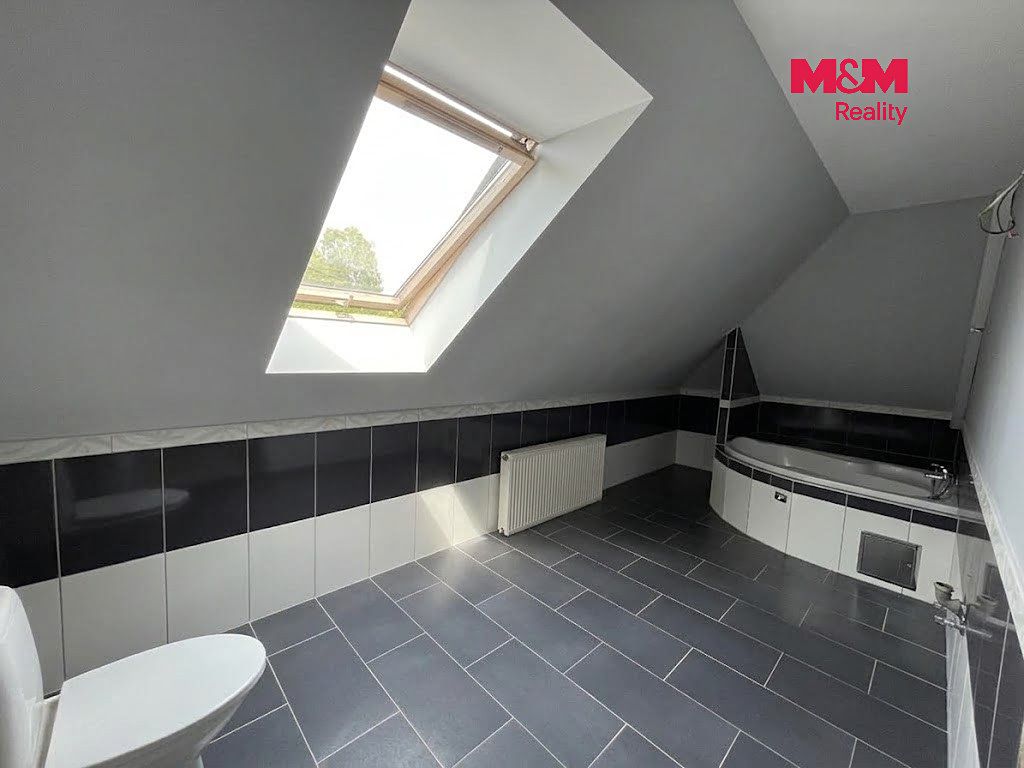 Prodej rodinného domu 148 m², pozemek 599 m² – fotografie 4