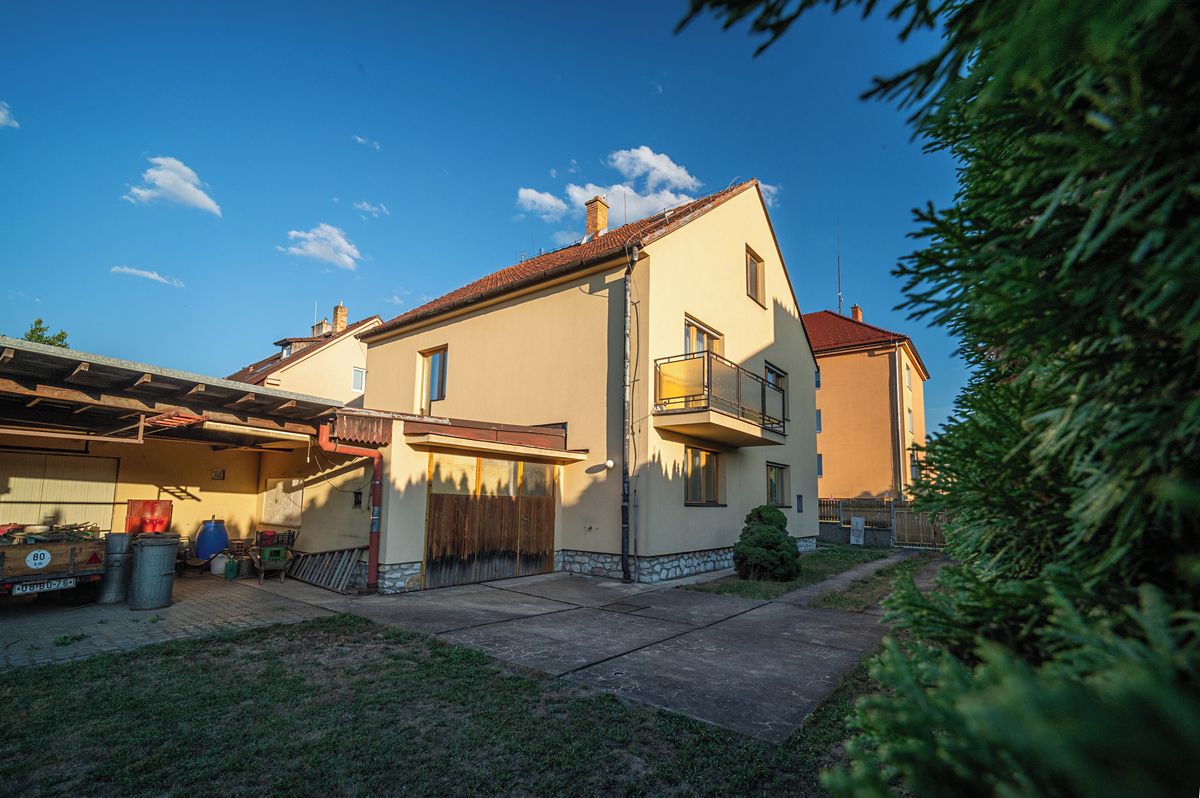 Prodej rodinného domu 203 m², pozemek 1039 m² – fotografie 3