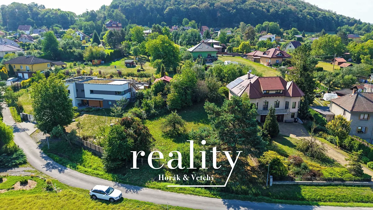 Prodej stavebního pozemku 2200 m²