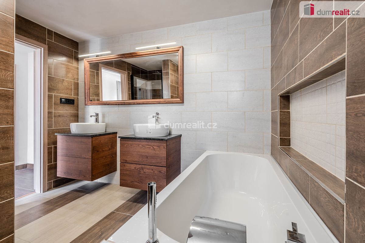 Prodej rodinného domu 460 m², pozemek 225 m² – fotografie 4