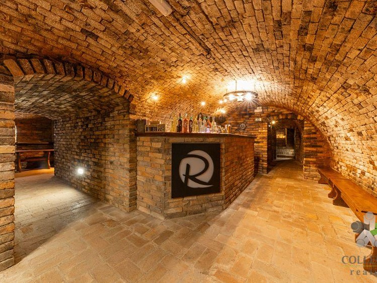 Комерційне приміщення на продаж, 421 м² (31 з 38)